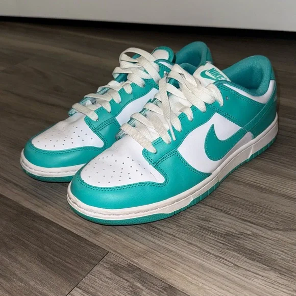 Nike Men’s Low Rise Dunks - Picture 2 of 4